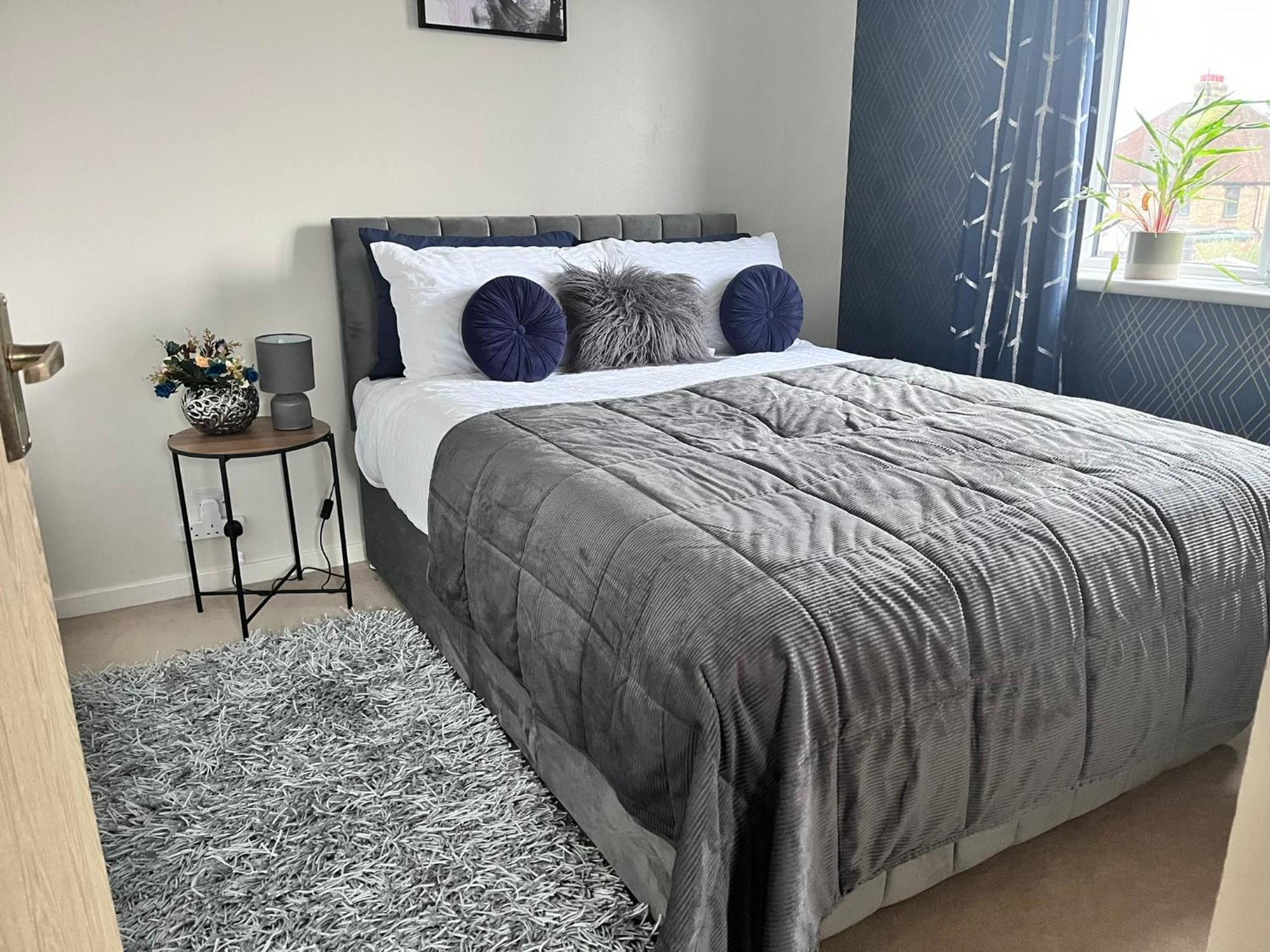 Lush House Close To Ashford Town Centre With Driveway Εξωτερικό φωτογραφία