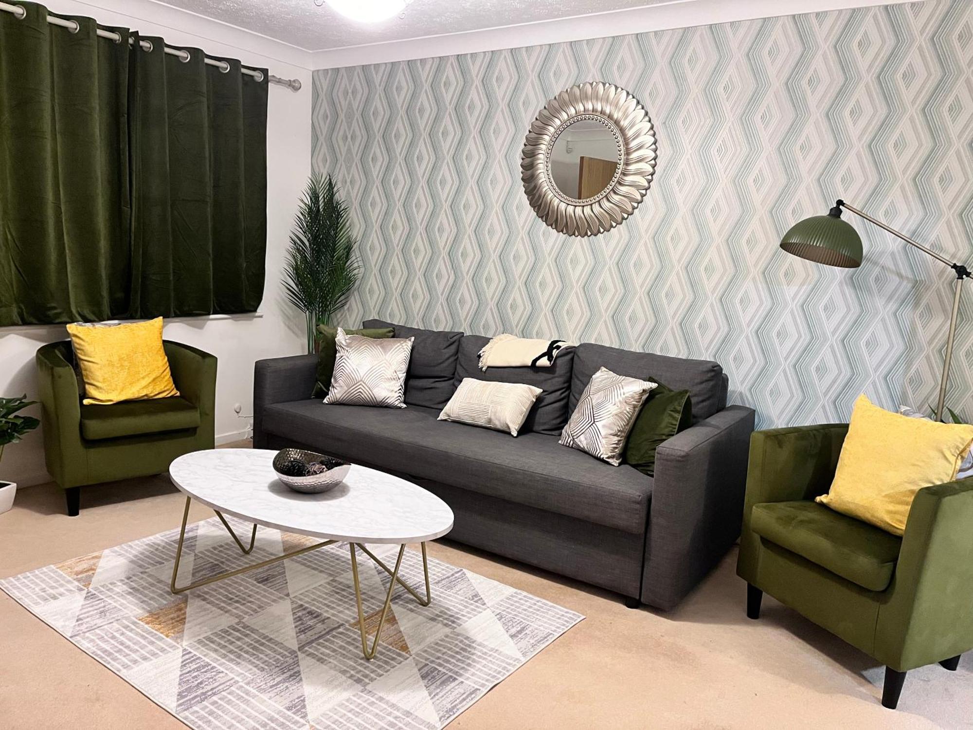 Lush House Close To Ashford Town Centre With Driveway Εξωτερικό φωτογραφία