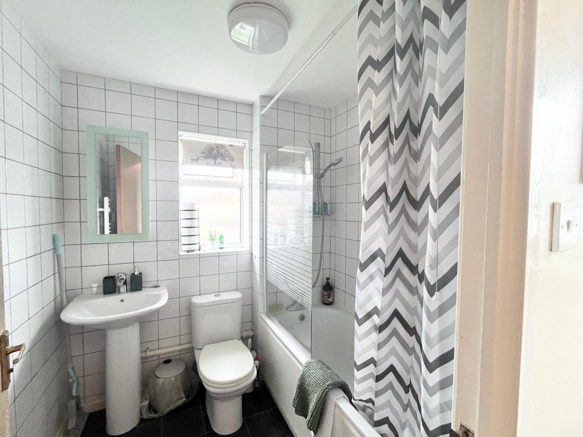 Lush House Close To Ashford Town Centre With Driveway Εξωτερικό φωτογραφία