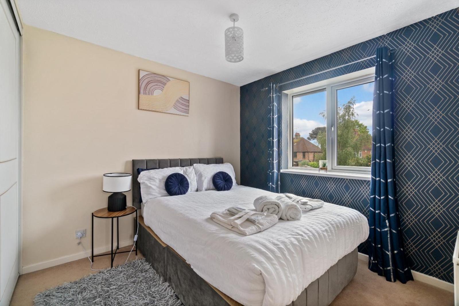Lush House Close To Ashford Town Centre With Driveway Εξωτερικό φωτογραφία