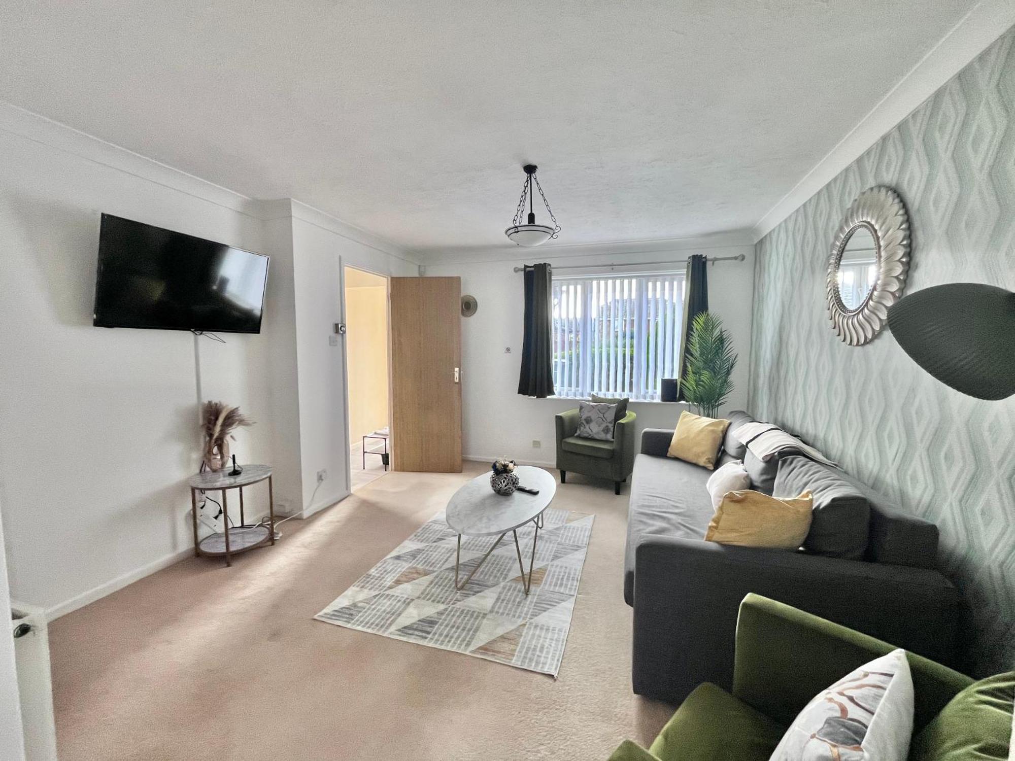 Lush House Close To Ashford Town Centre With Driveway Εξωτερικό φωτογραφία